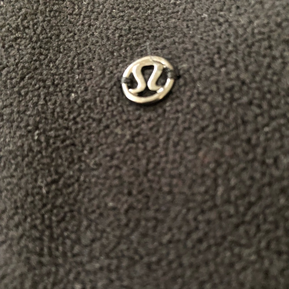 Lululemon!!Black fleece pullover w hood